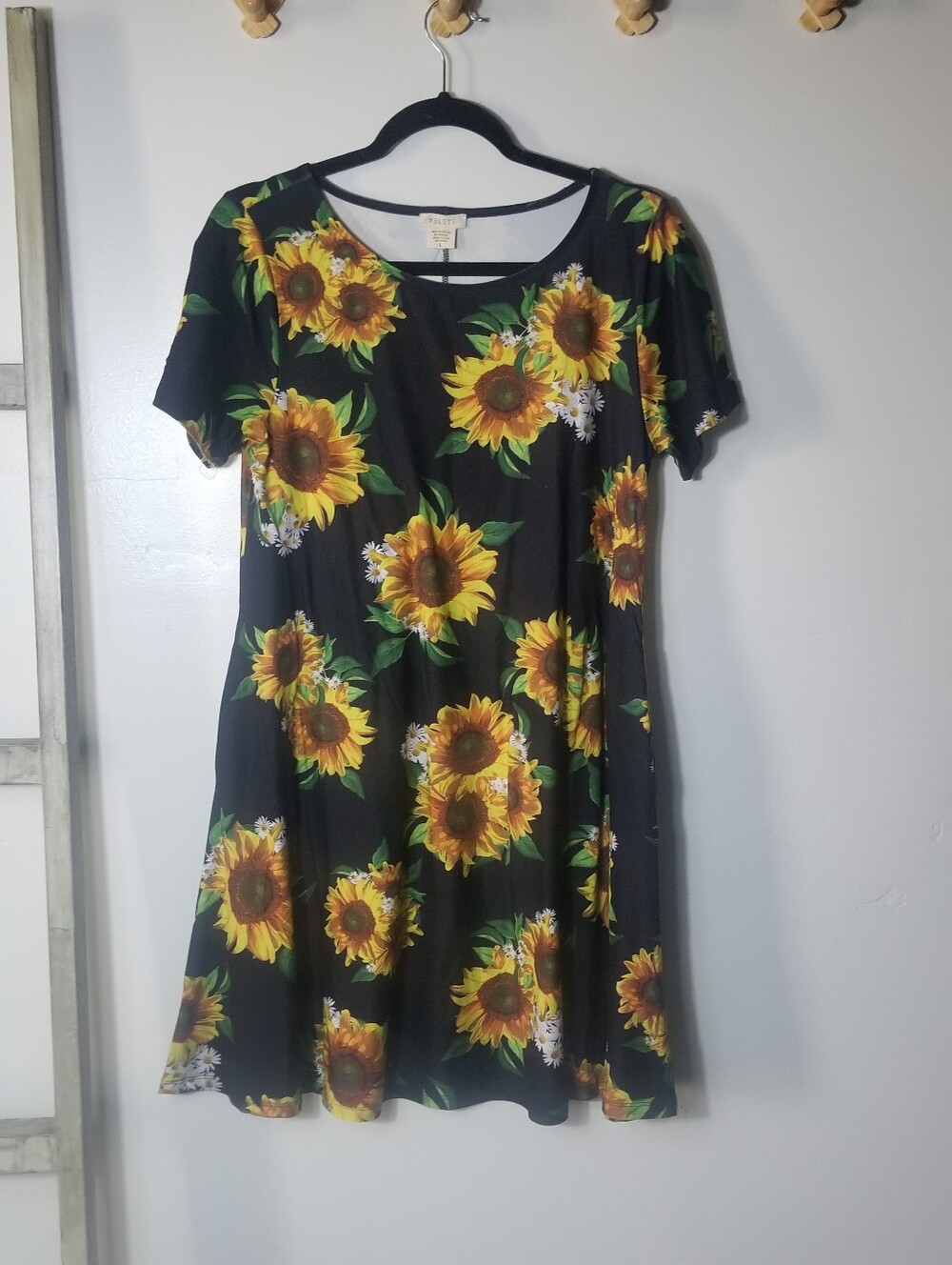 NWT YELETE WOMEN'S BLACK SUNFLOWER SHORT SLEEVE DRESS SIZE LARGE